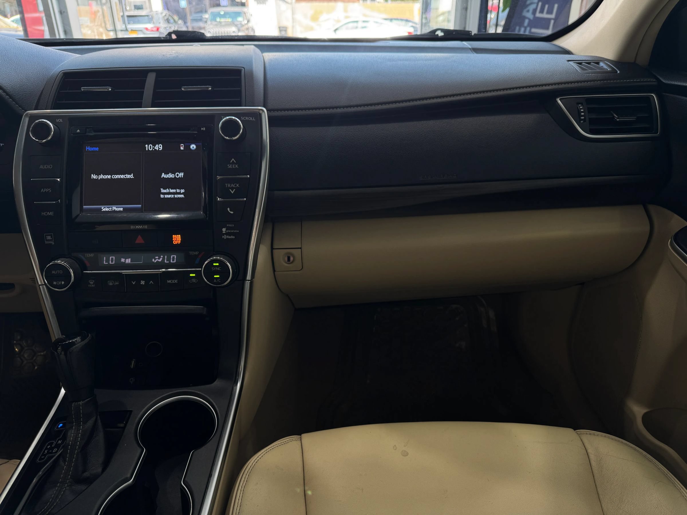 Used 2017 Toyota Camry XLE FWD image 29