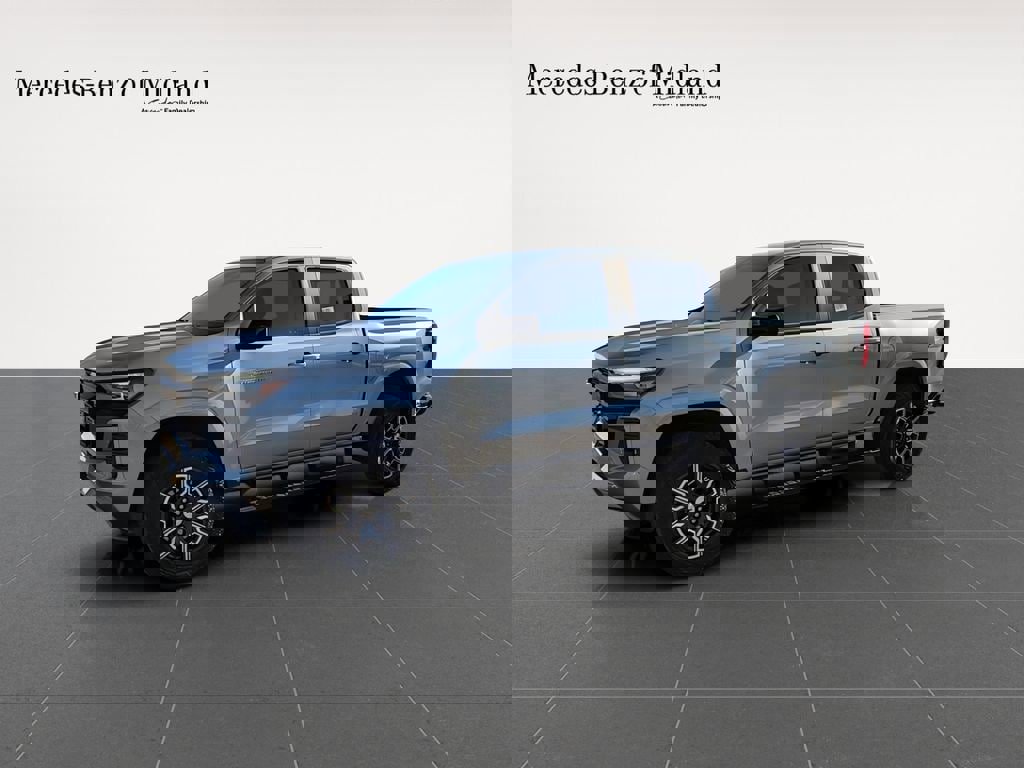 Used 2024 Chevrolet Colorado Z71 w/ Z71 Convenience Package 2 image 4