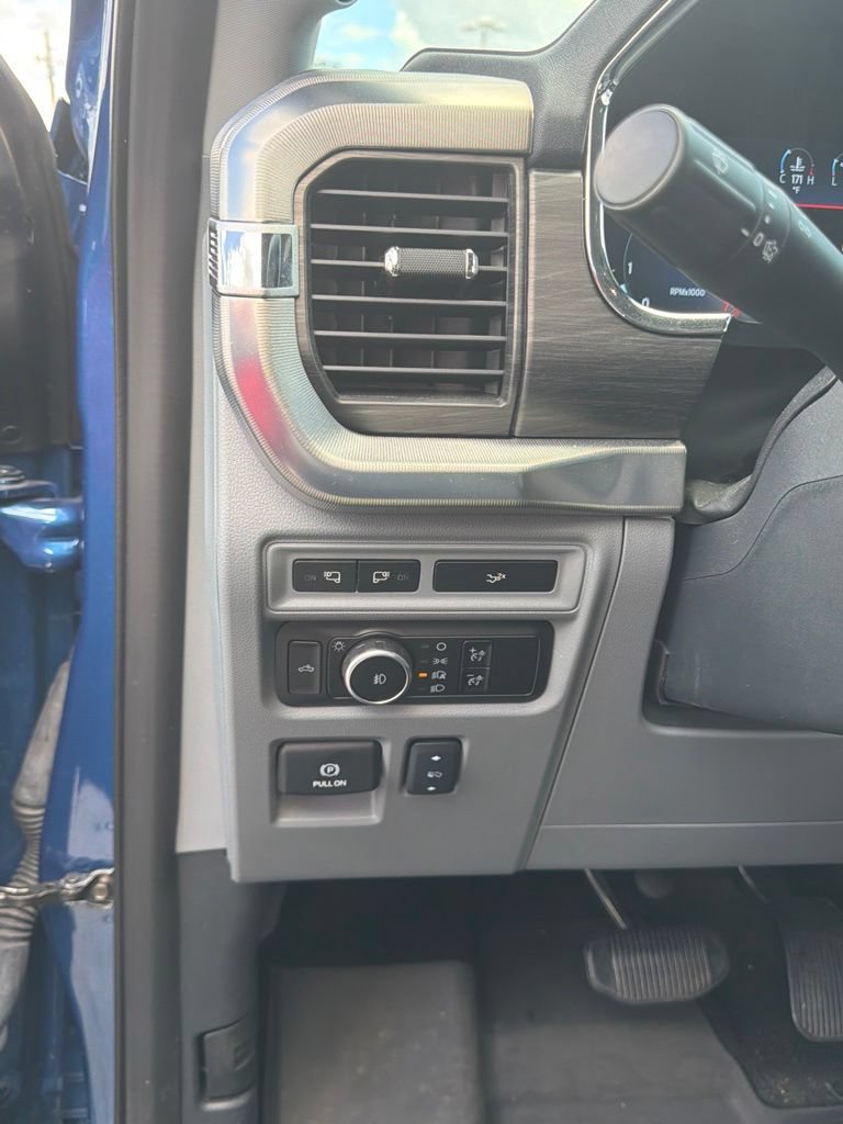 Used 2024 Ford F150 Lariat w/ FX4 Off-Road Package AWD/4WD image 9
