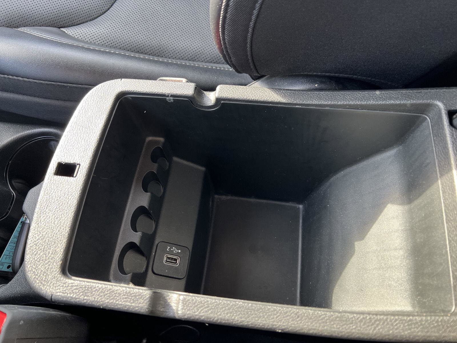 Used 2023 Jeep Cherokee Altitude Lux image 32