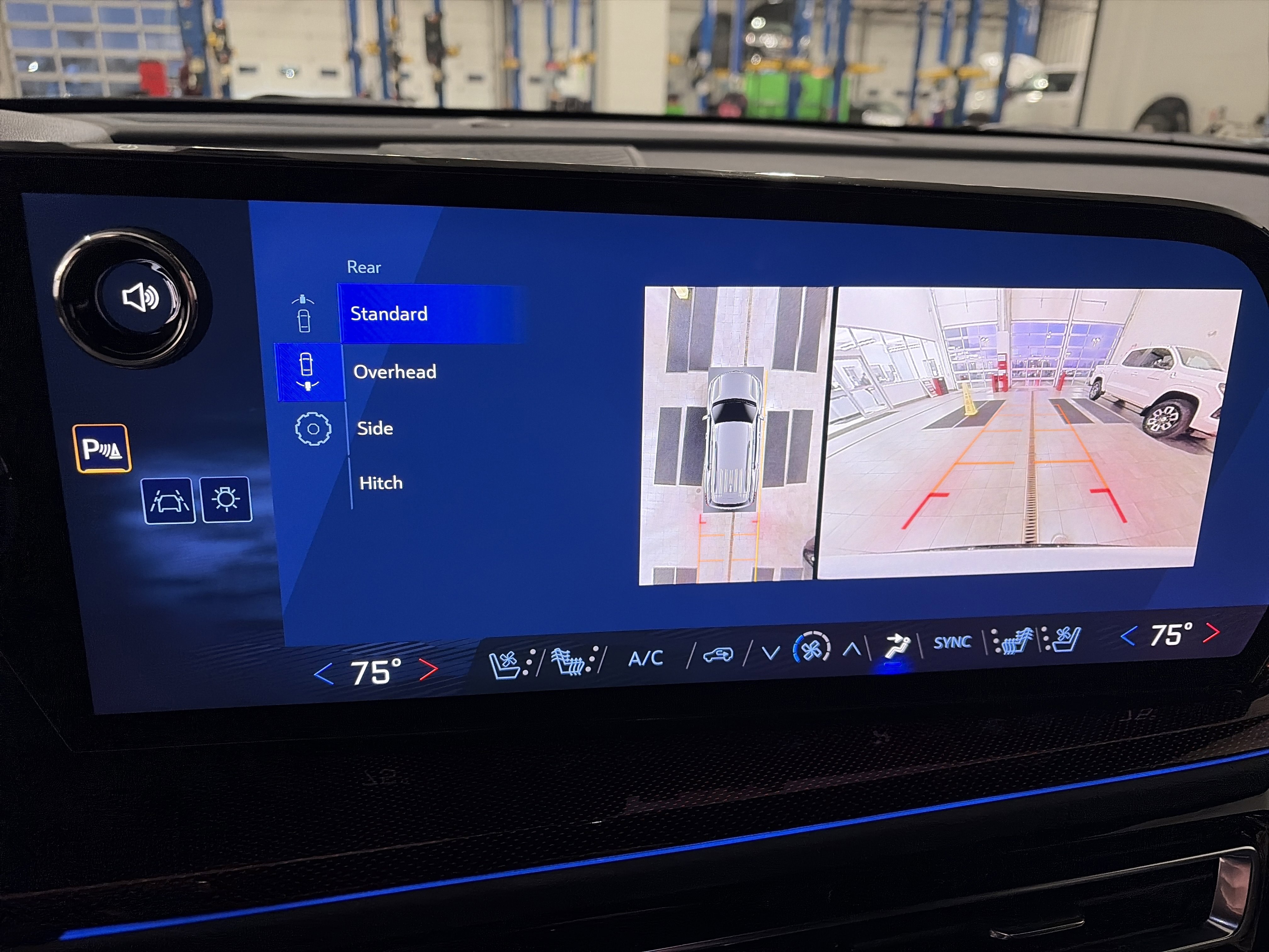 New 2026 Chevrolet Traverse RS w/ LPO, Floor Liner Package image 24