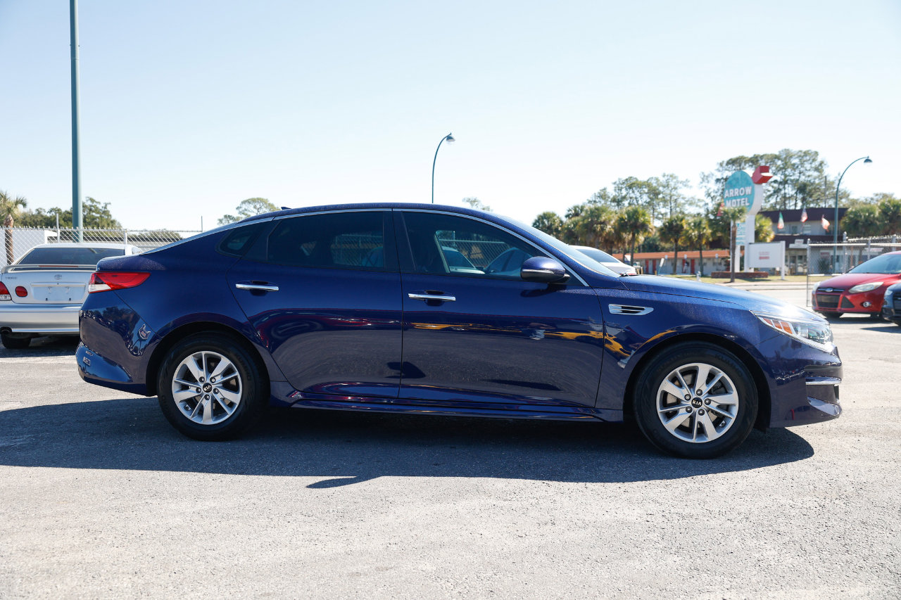 Used 2017 Kia Optima LX image 13