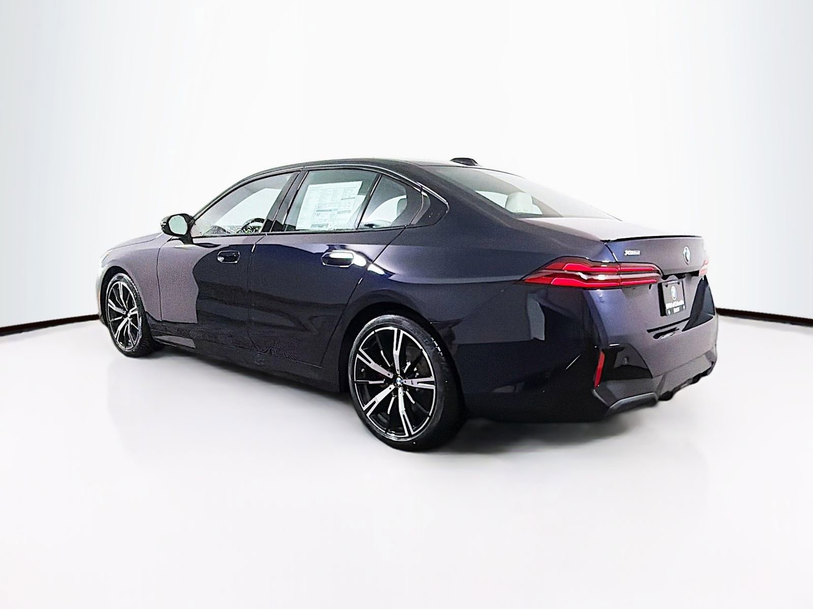 New 2026 BMW 530i xDrive w/ M Sport Package AWD/4WD image 5