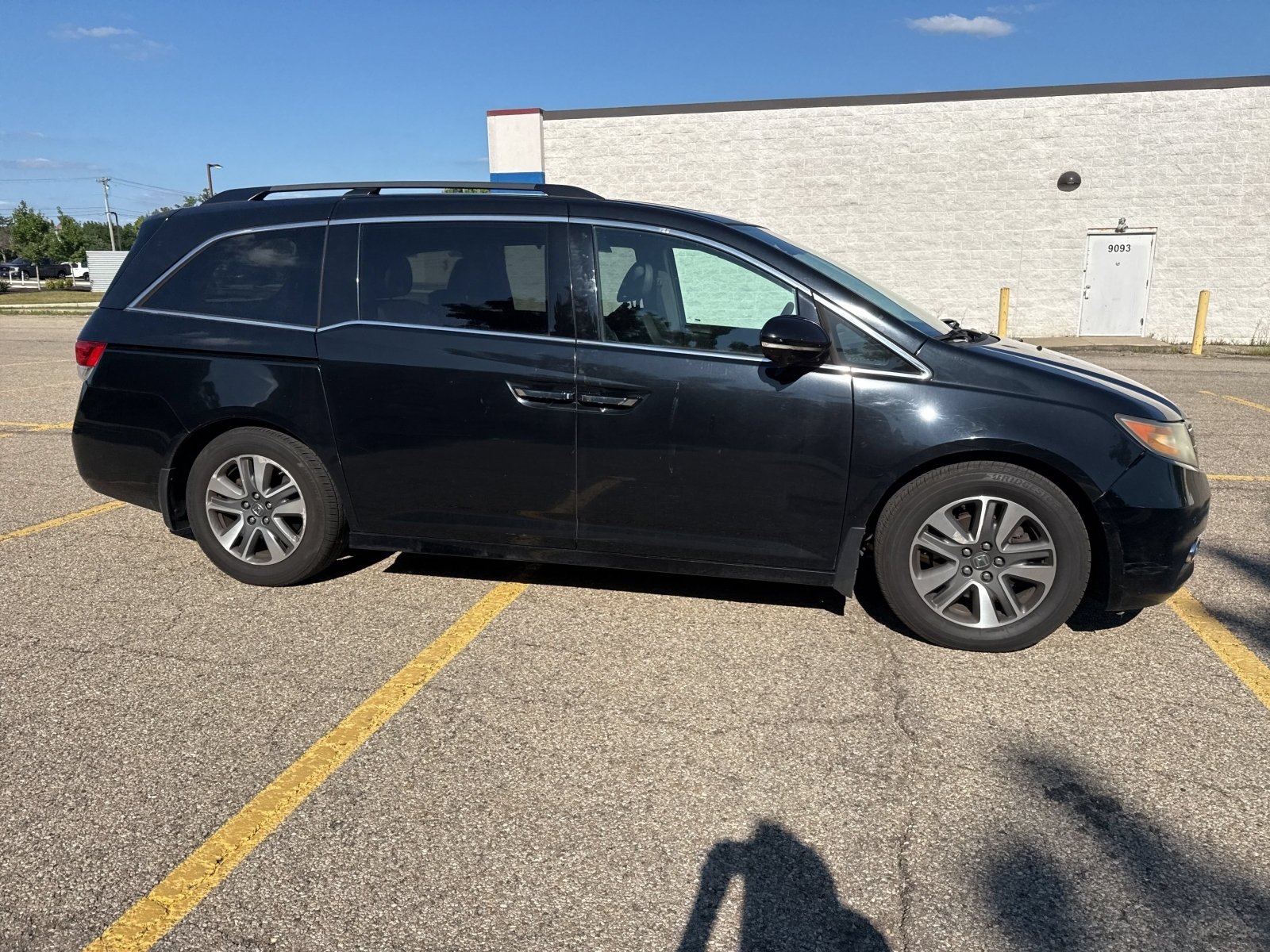 Used 2015 Honda Odyssey Touring Elite image 8