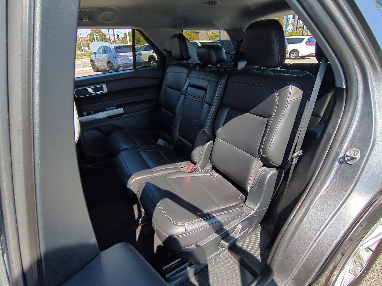 Used 2024 Ford Explorer XLT w/ Equipment Group 202A RWD image 23