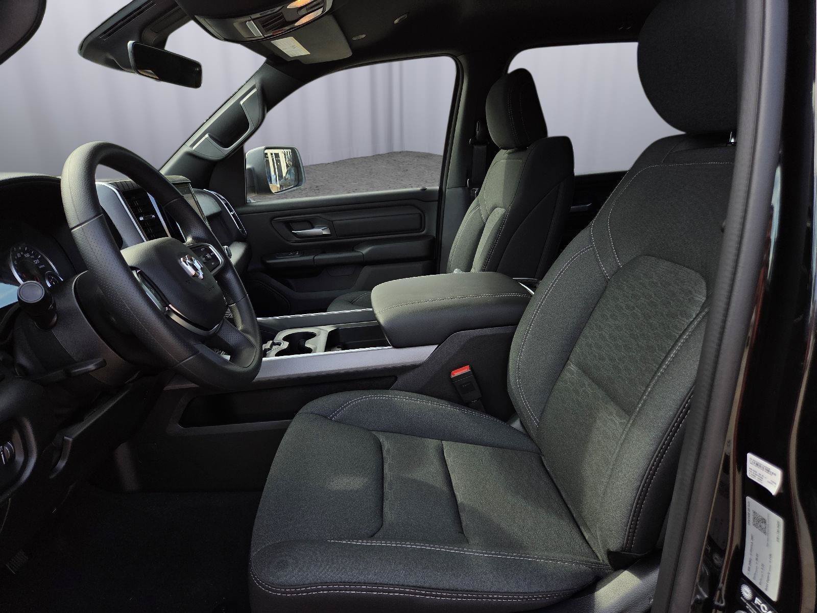 New 2026 RAM 1500 Express AWD/4WD image 9