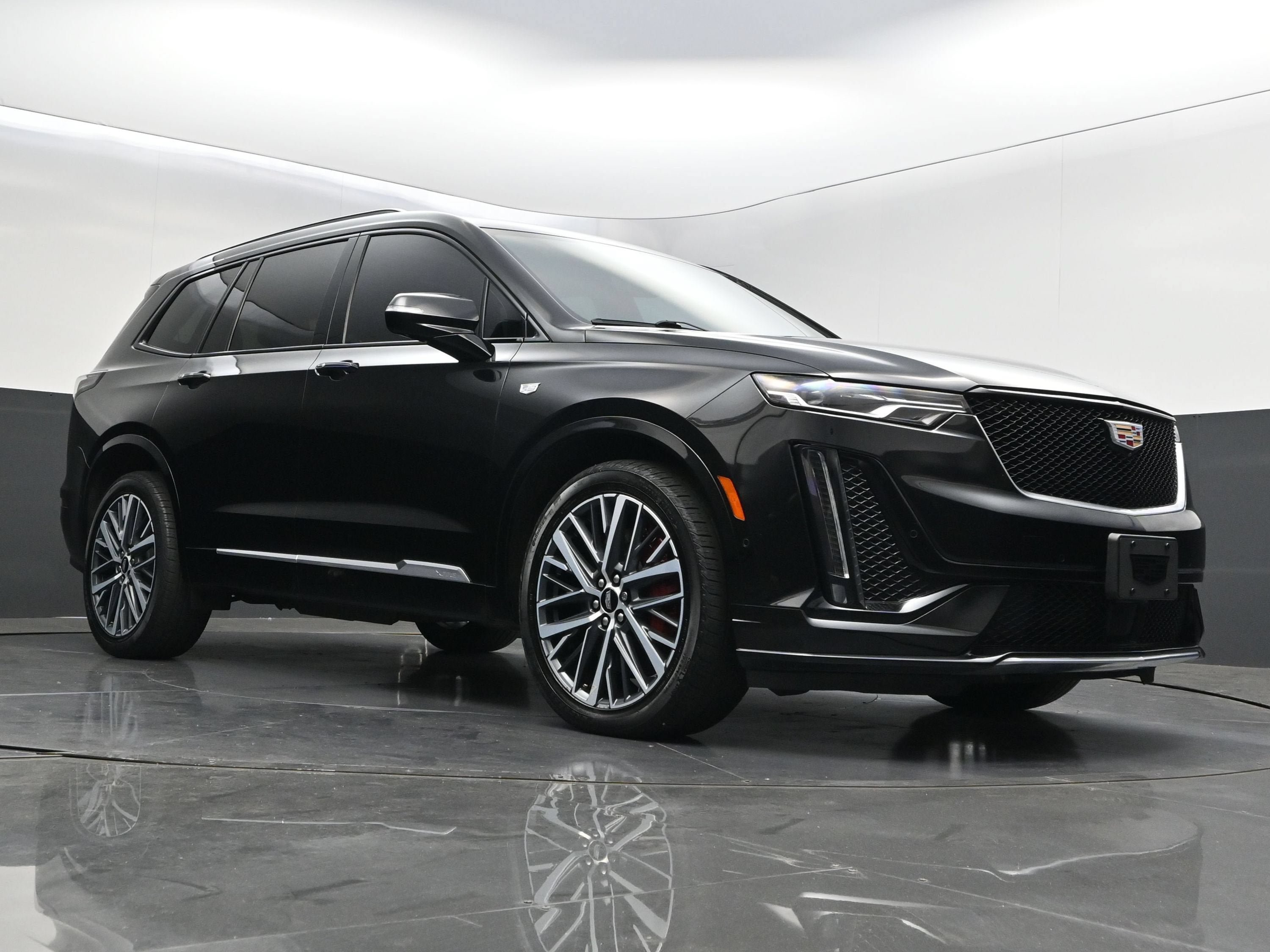 Used 2024 Cadillac XT6 Sport w/ Technology Package AWD/4WD image 46