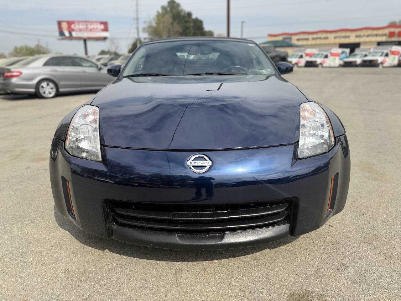 Used 2009 Nissan 350Z Touring image 2