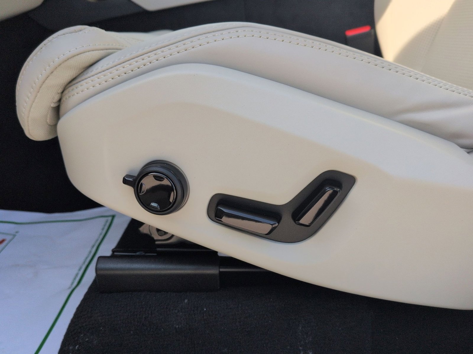 New 2026 Volvo XC90 T8 Ultra image 14