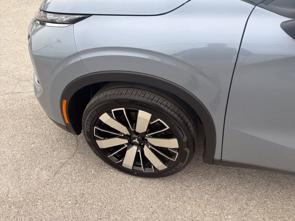 New 2026 Mitsubishi Outlander SE AWD/4WD image 10