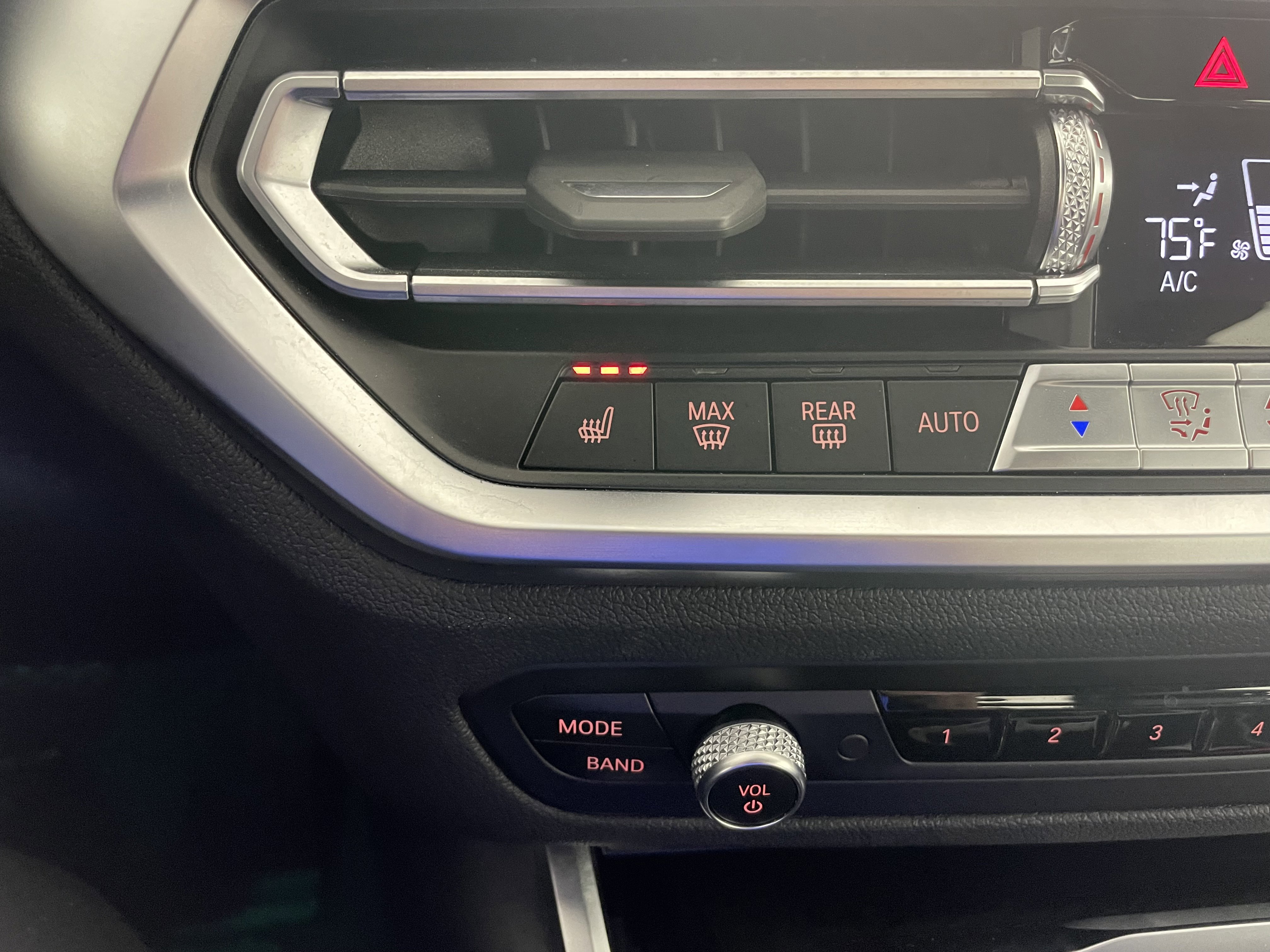 Used 2022 BMW 330i xDrive Sedan w/ Driving Assistance Package image 21