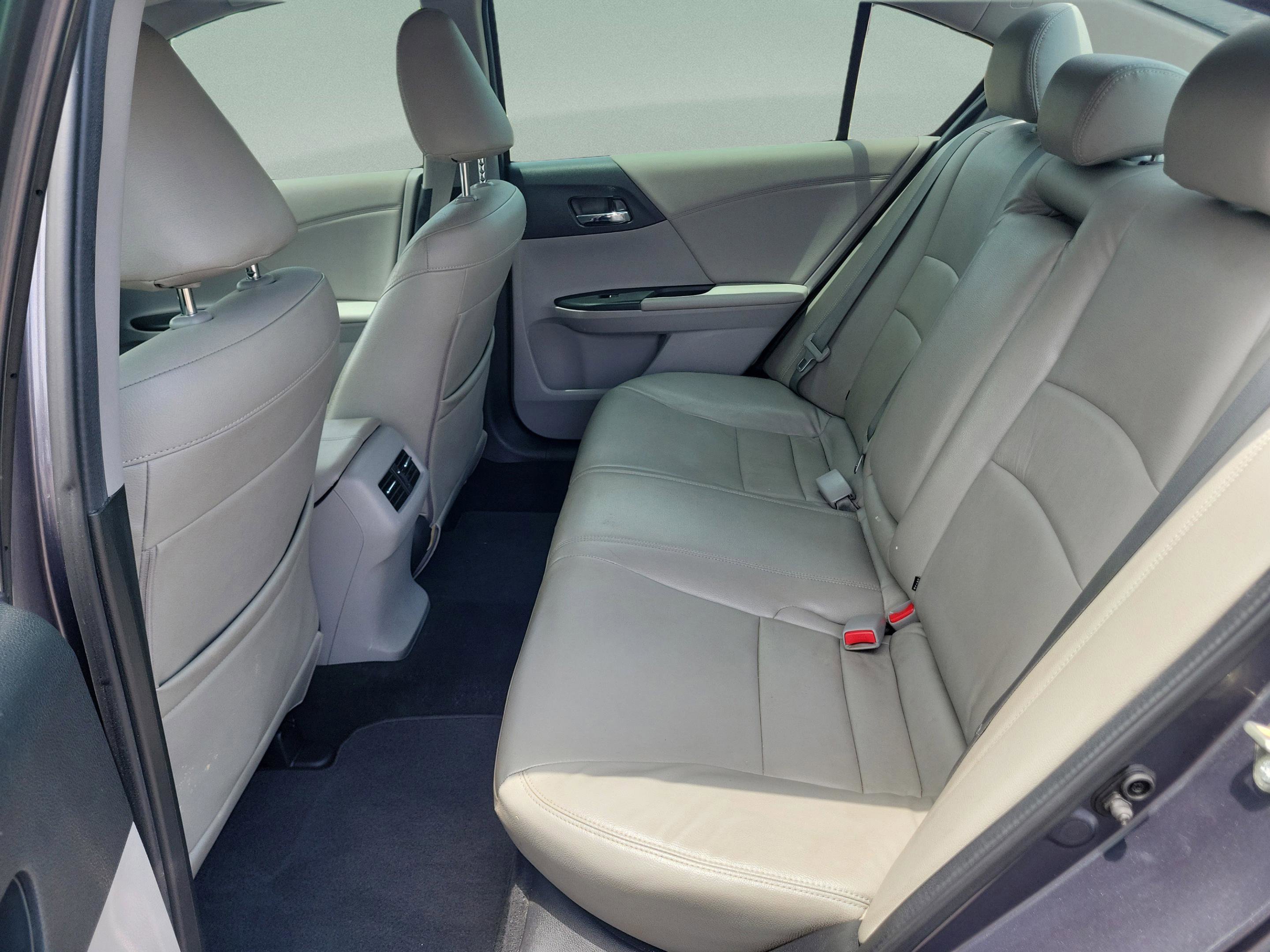 Used 2015 Honda Accord EX image 9