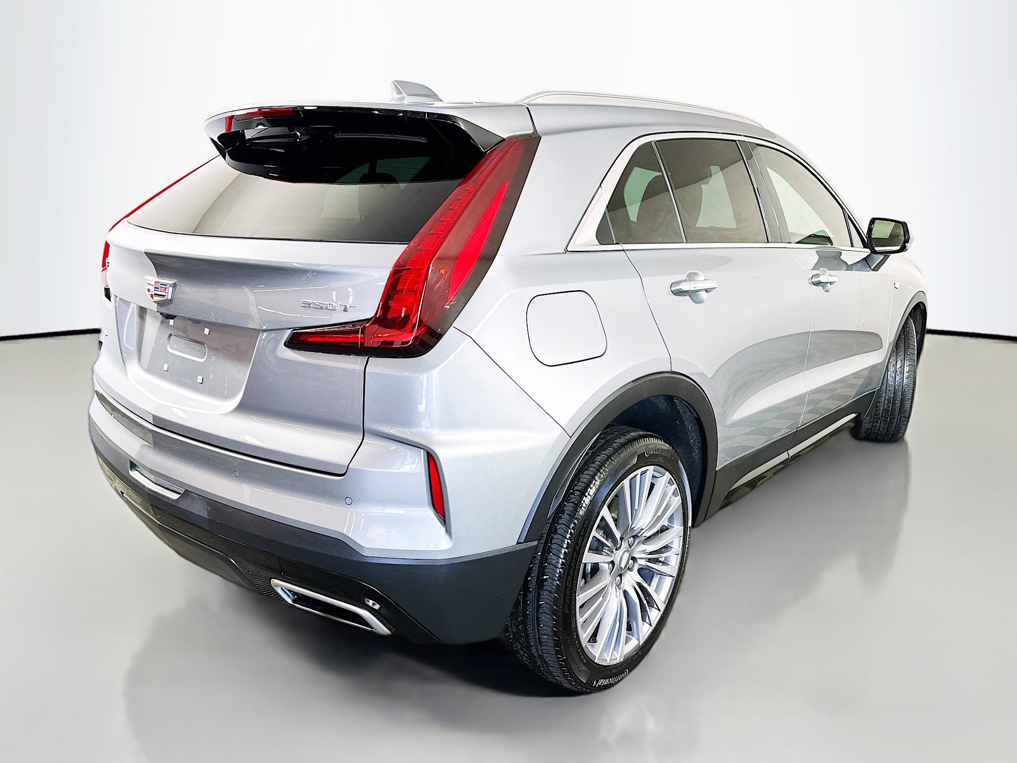 Used 2024 Cadillac XT4 Premium Luxury image 7