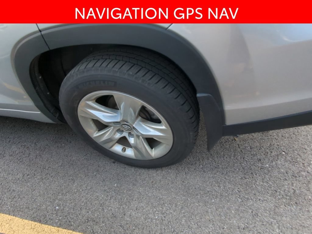 Used 2018 Toyota Highlander Limited AWD/4WD image 5