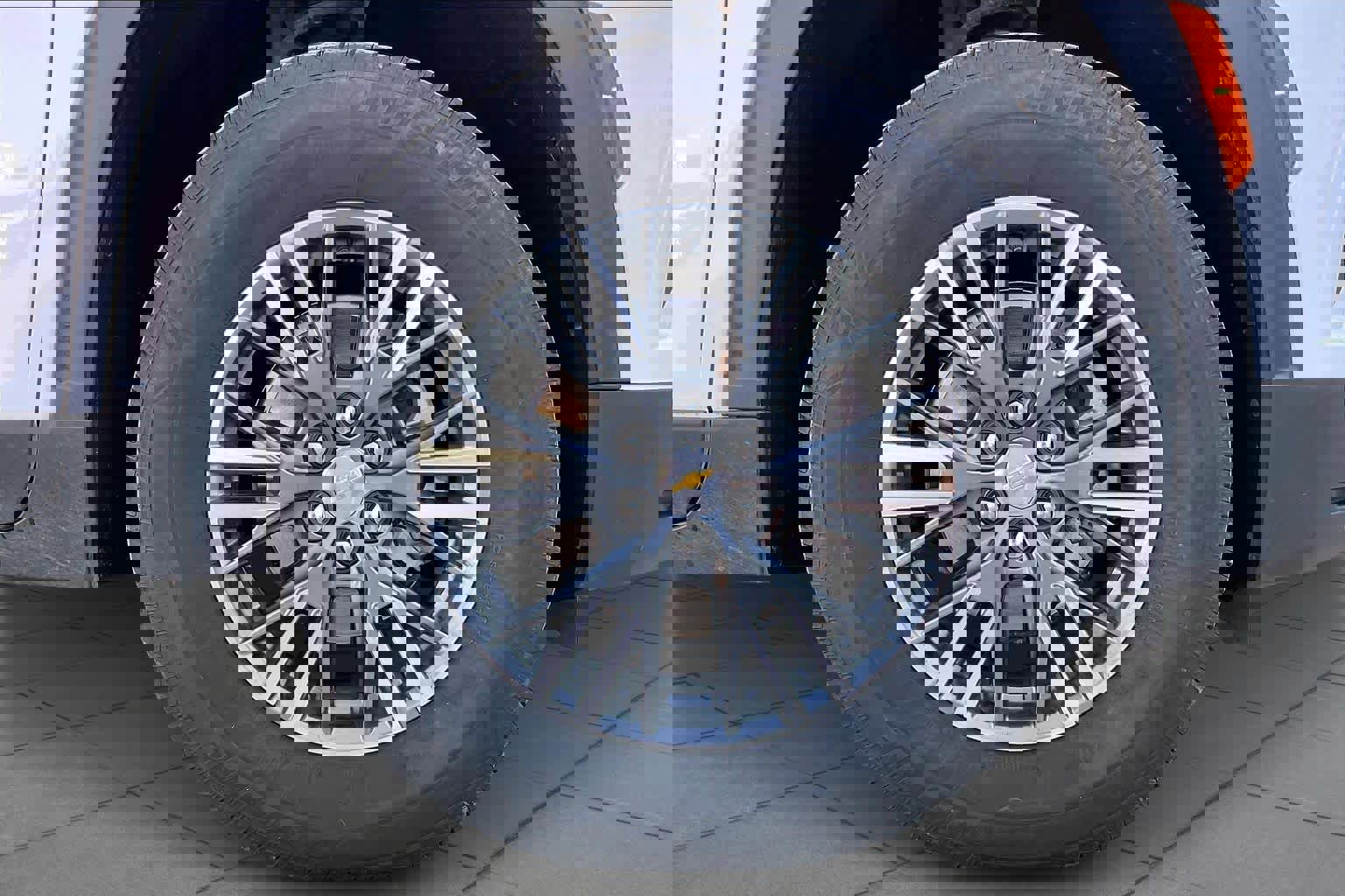 Certified 2025 Chevrolet Traverse LT image 12