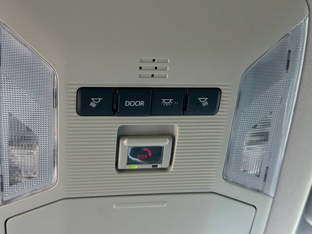 Used 2025 Toyota RAV4 LE AWD/4WD image 29