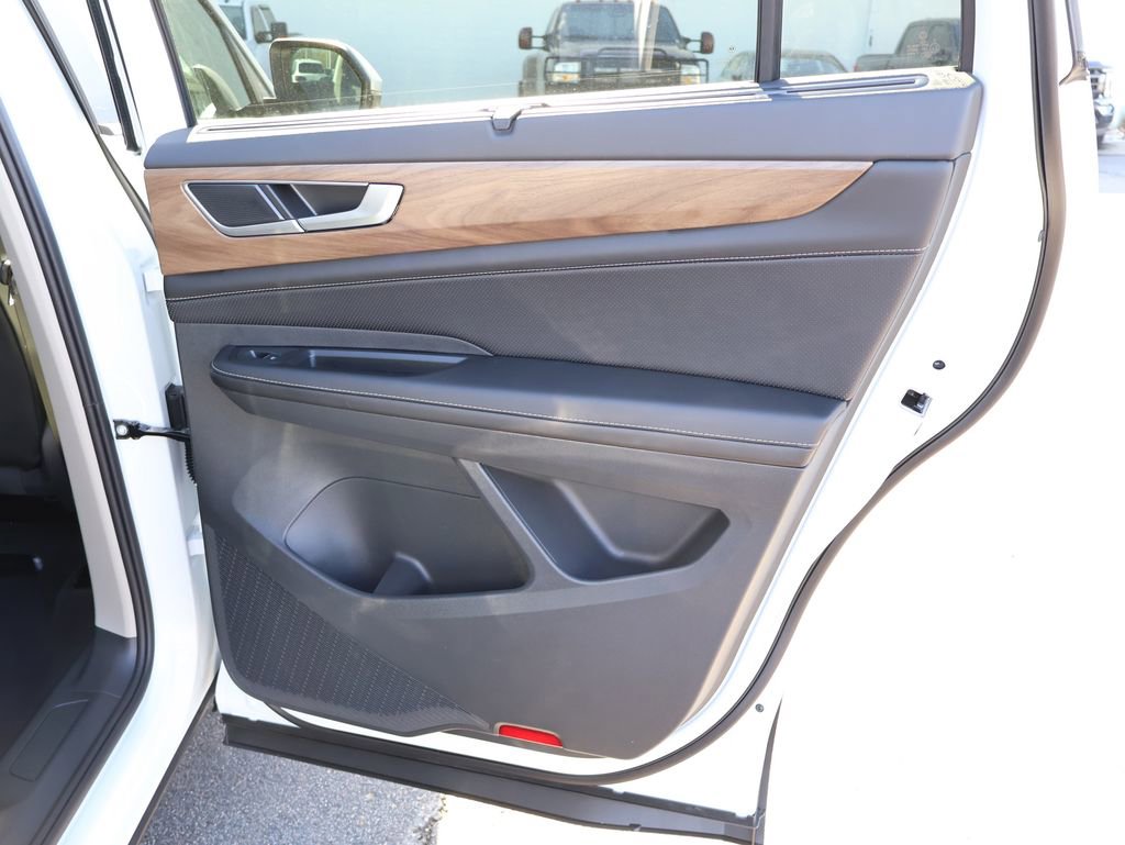 New 2026 Volkswagen Atlas SE image 13