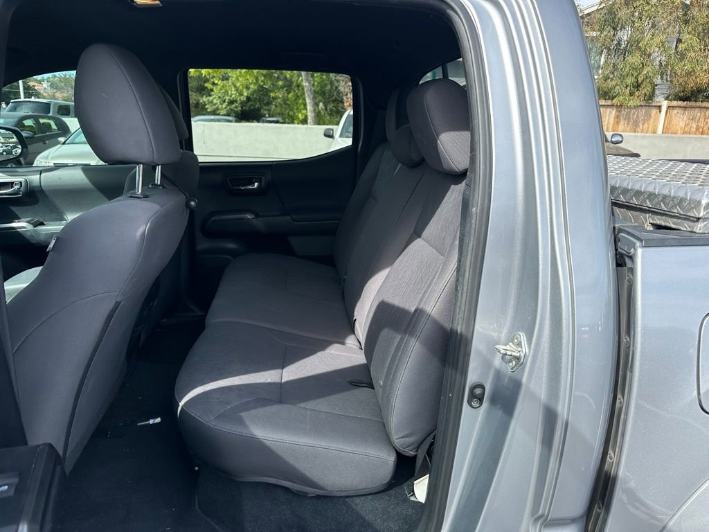 Used 2018 Toyota Tacoma TRD Sport w/ Technology Package image 7