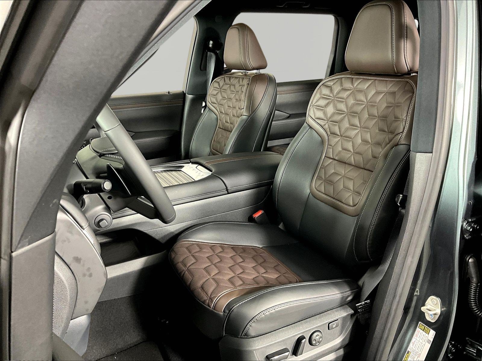New 2026 Nissan Armada Platinum Reserve w/ Accent Package AWD/4WD image 17