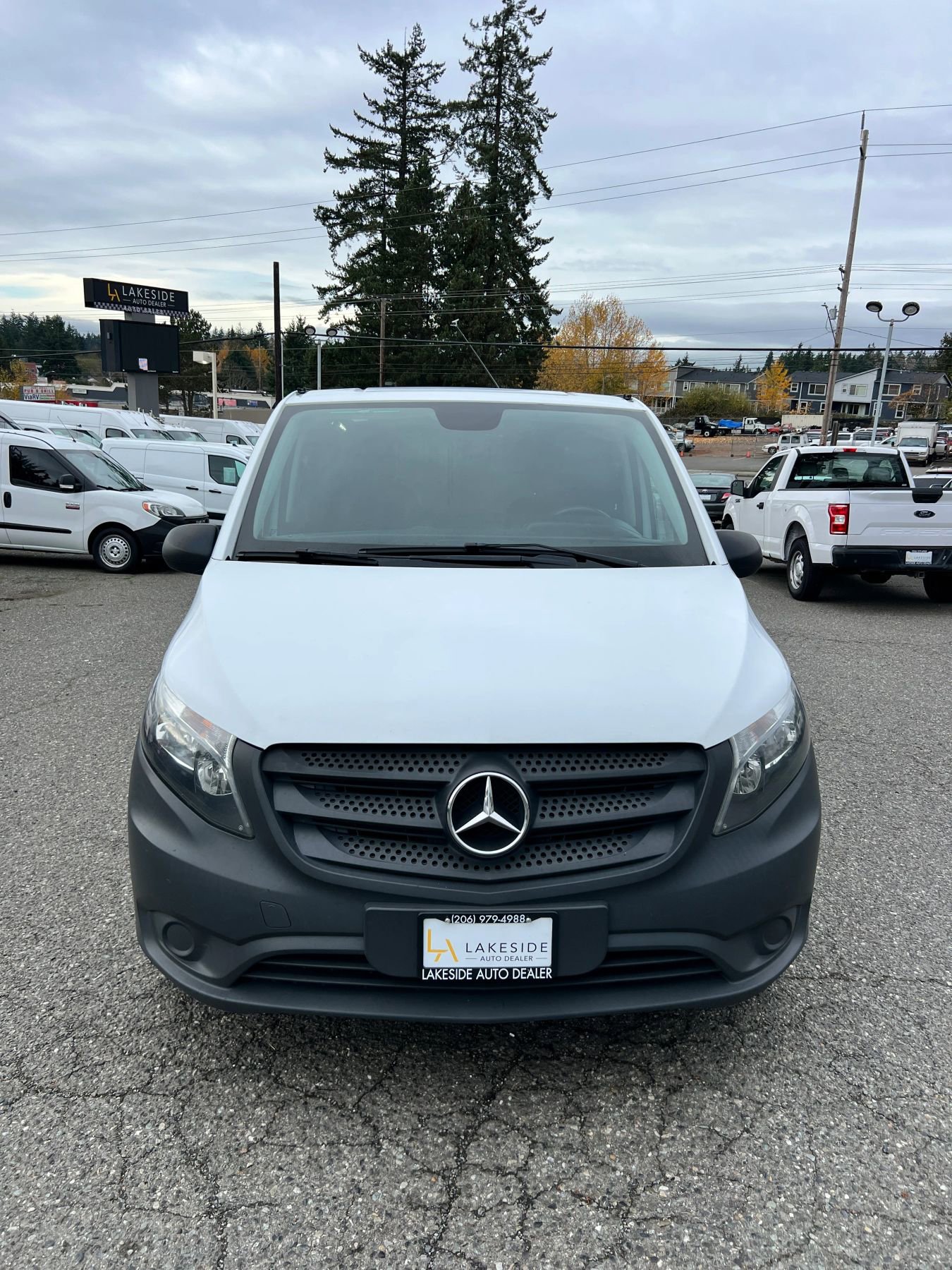 Used 2019 Mercedes-Benz Metris Standard WB Van 3D image 2