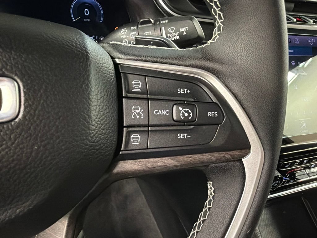 Used 2025 Jeep Grand Cherokee L Limited w/ Luxury Tech Group II AWD/4WD image 20