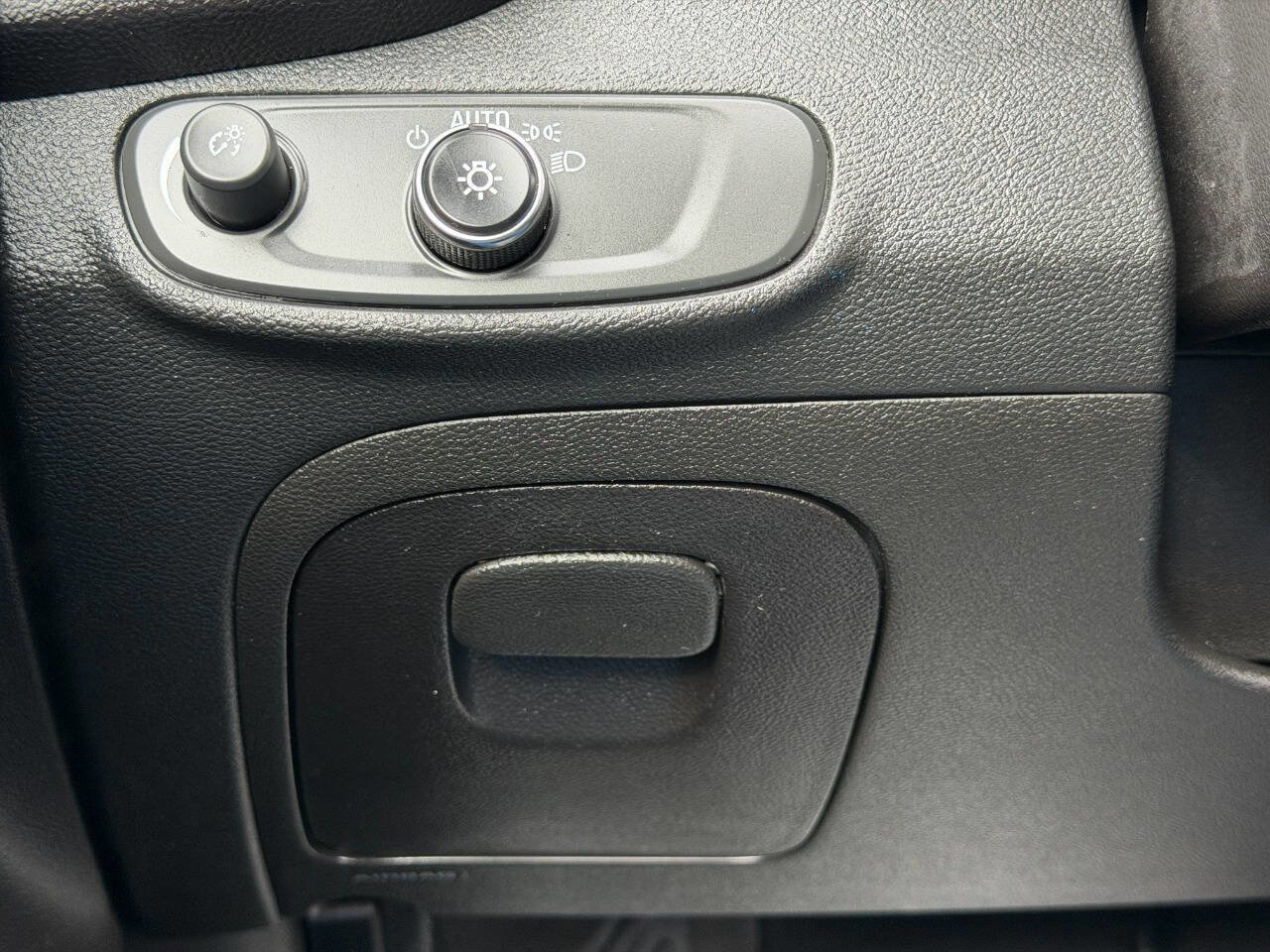 Used 2018 Chevrolet Trax LS image 35