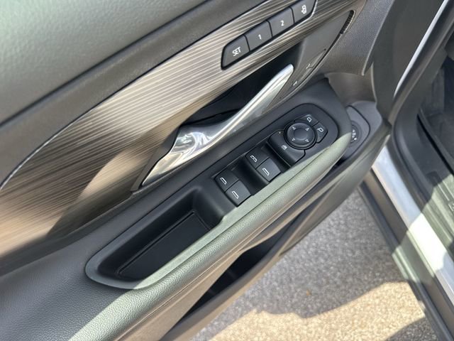 Used 2023 GMC Terrain SLT w/ Tech Package image 23