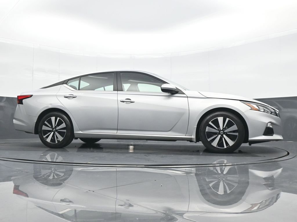 Used 2022 Nissan Altima 2.5 SV FWD image 22