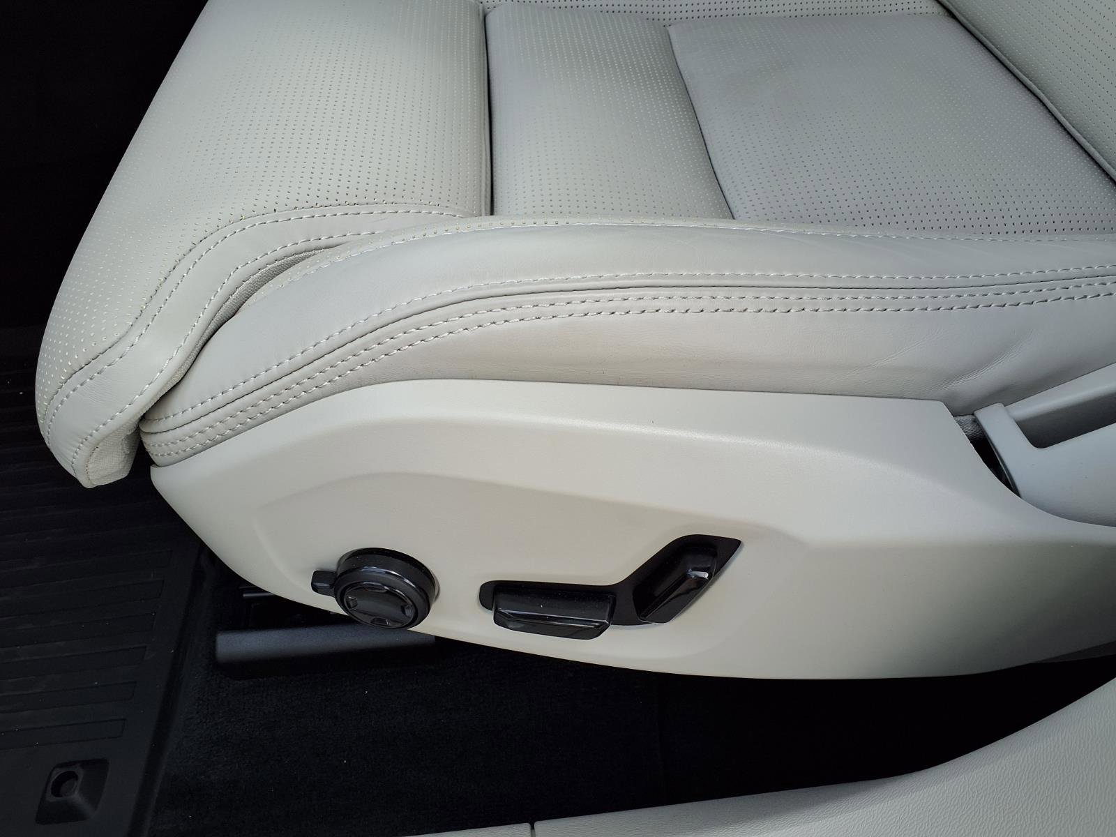 Certified 2023 Volvo XC60 B5 Ultimate w/ Climate Package AWD/4WD image 23