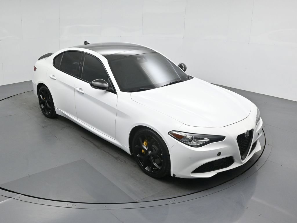 Used 2021 Alfa Romeo Giulia Ti w/ Nero Edizione RWD image 35