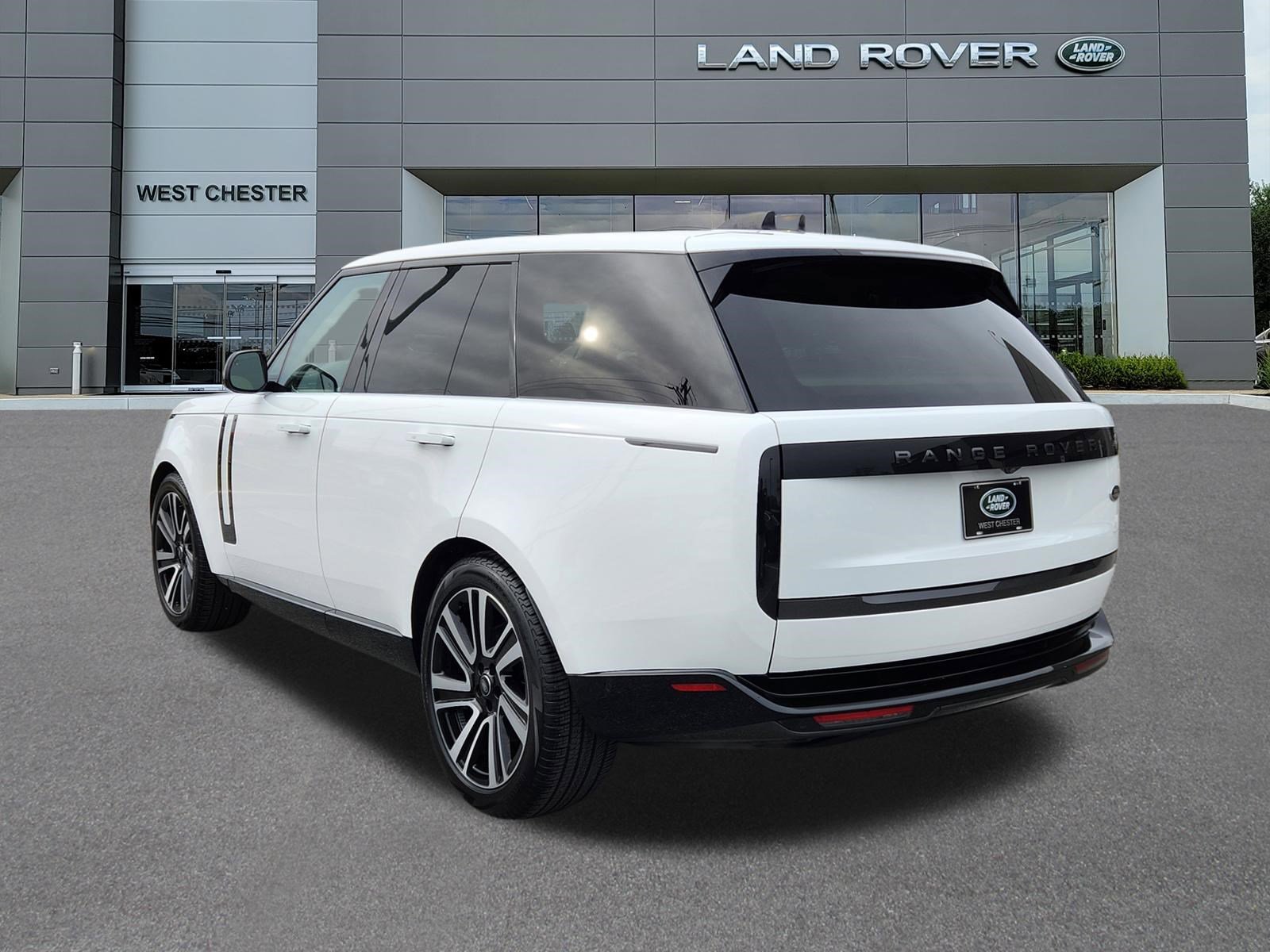 Certified 2023 Land Rover Range Rover SE AWD/4WD image 3