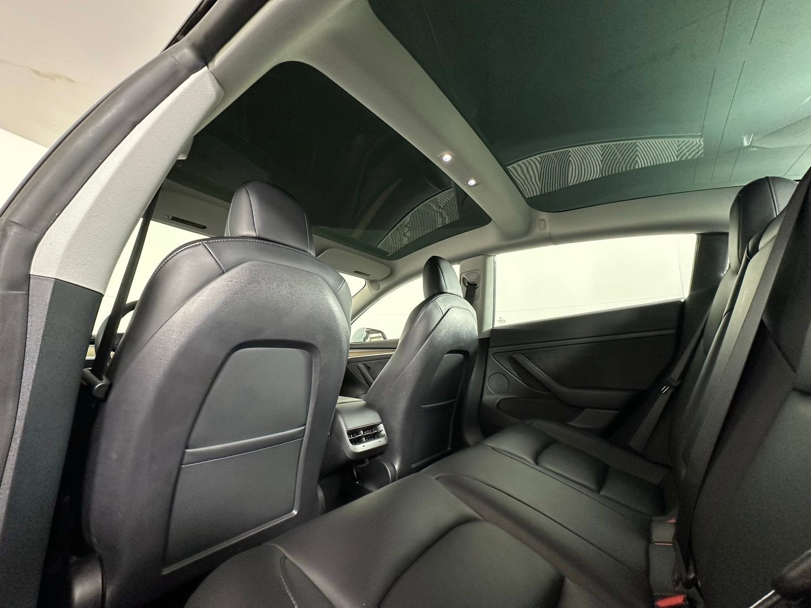 Used 2021 Tesla Model 3 Standard Range Plus image 6