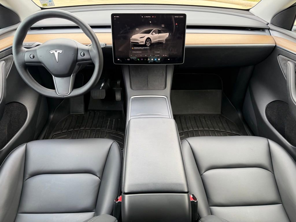 Used 2022 Tesla Model Y Long Range image 18