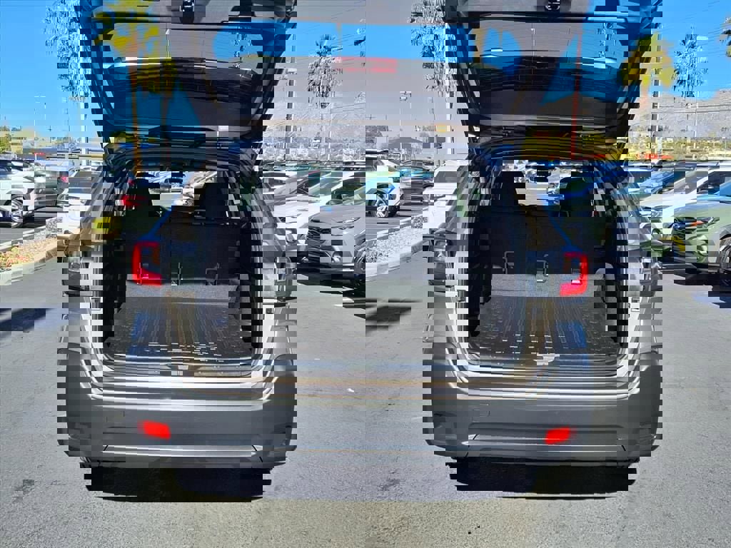 Used 2023 Subaru Outback Premium image 14