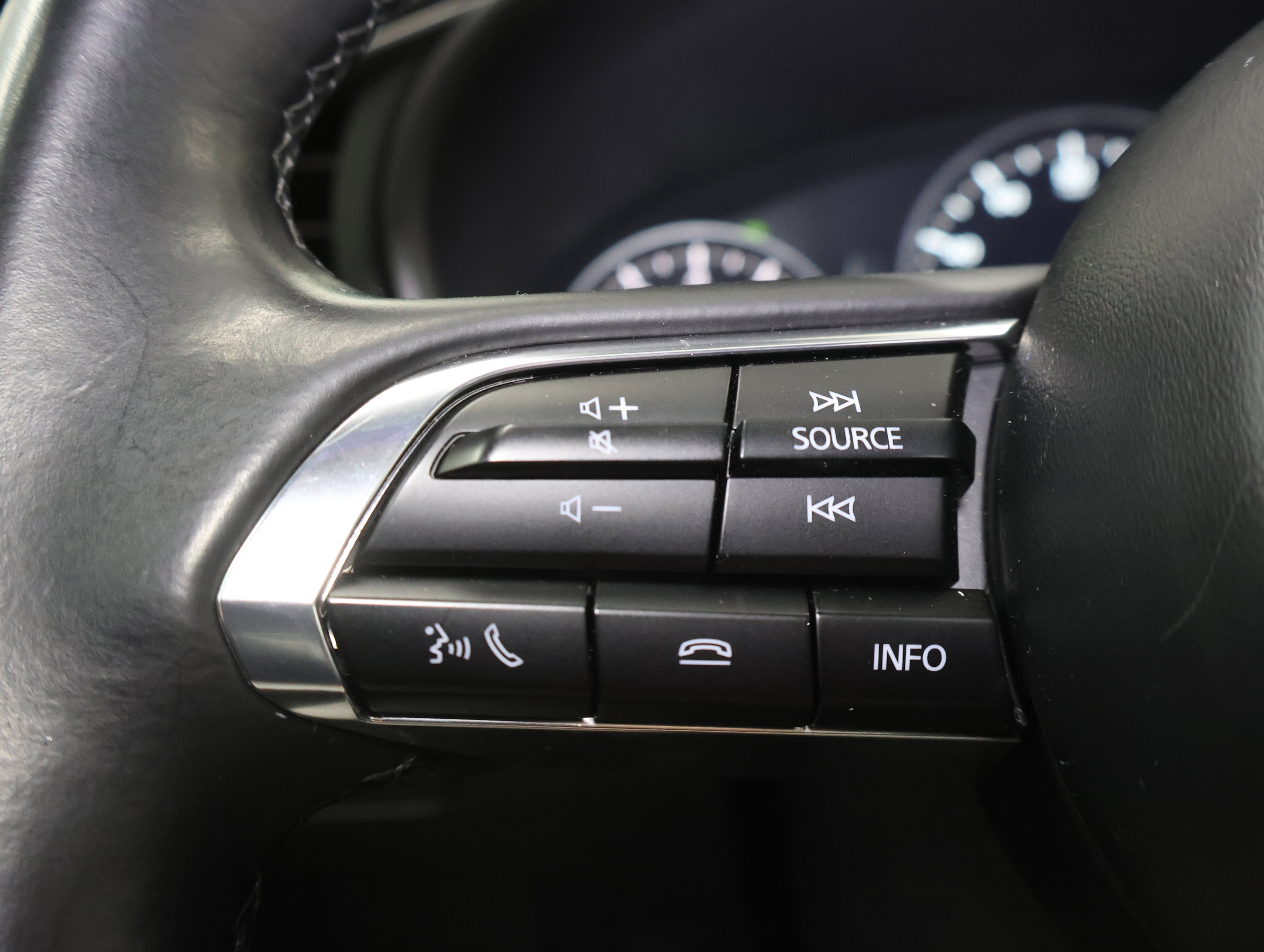 Used 2024 MAZDA MAZDA3 s image 15