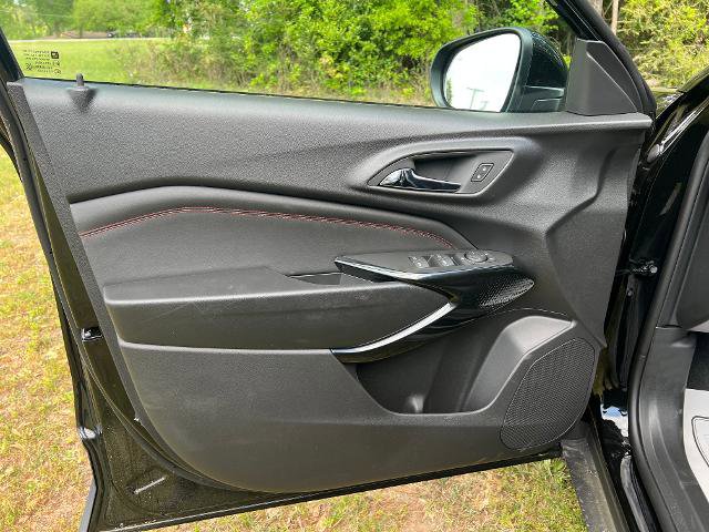 New 2026 Chevrolet Trax RS w/ Driver Confidence Package image 7