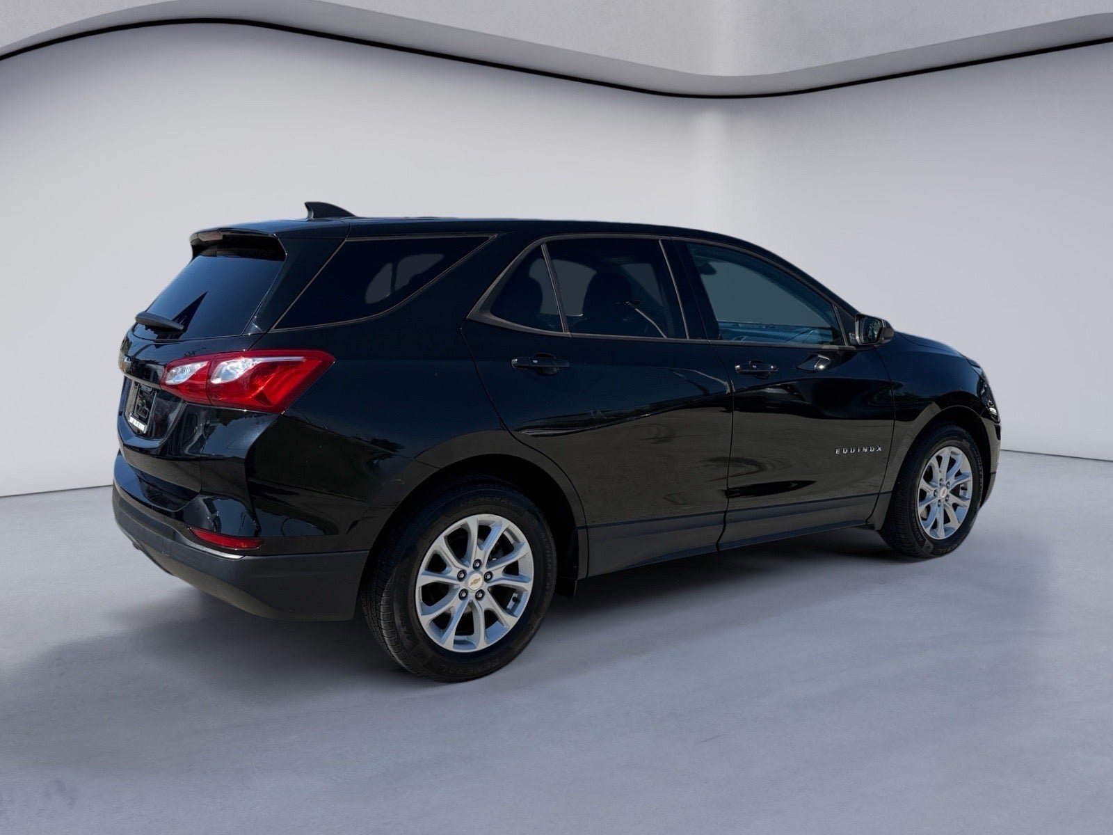 Used 2019 Chevrolet Equinox LS w/ LS Convenience Package FWD image 5