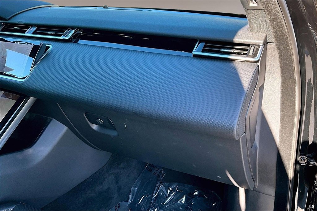 Used 2023 Land Rover Range Rover Velar R-Dynamic S image 24