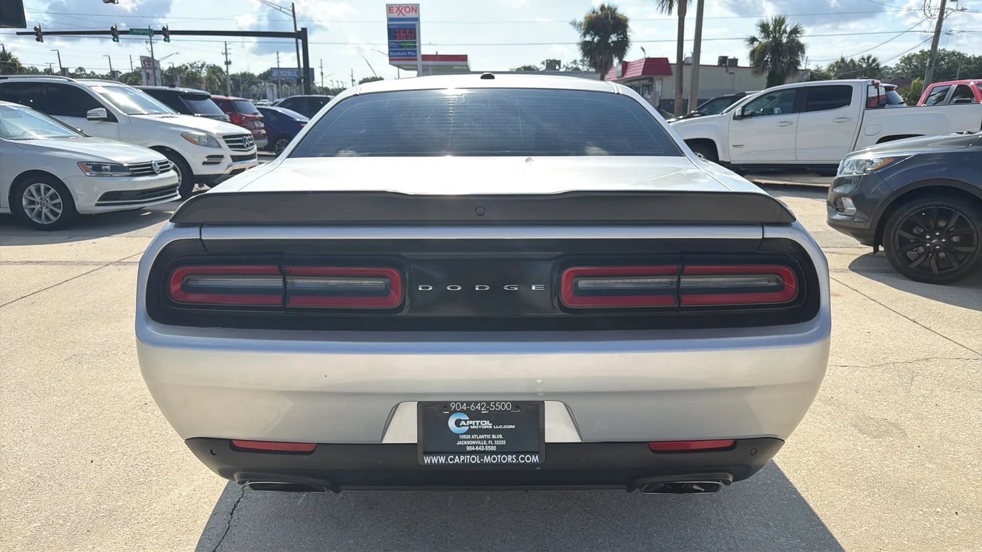 Used 2023 Dodge Challenger R/T RWD image 4