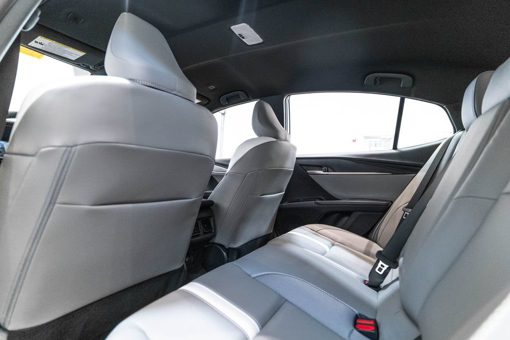 Used 2026 Toyota Camry SE w/ Convenience Package FWD image 14