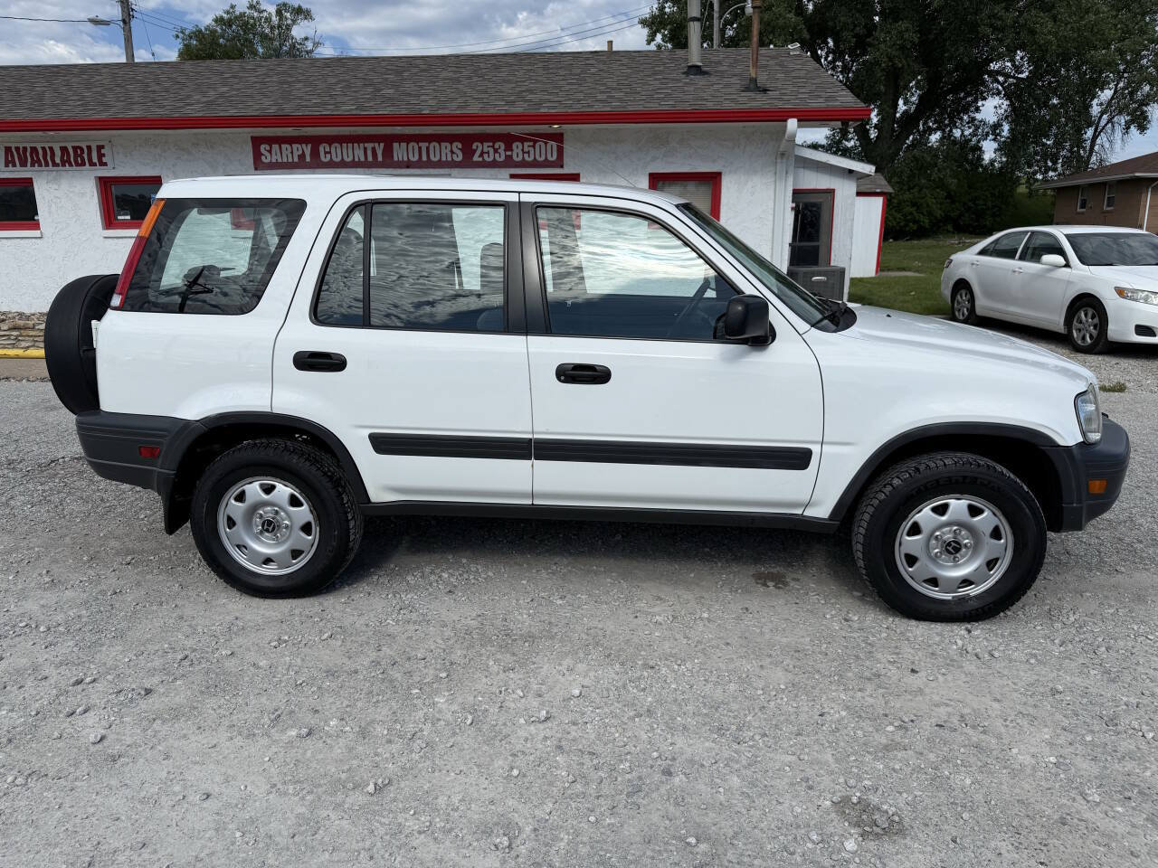 Used 2001 Honda CR-V LX image 2