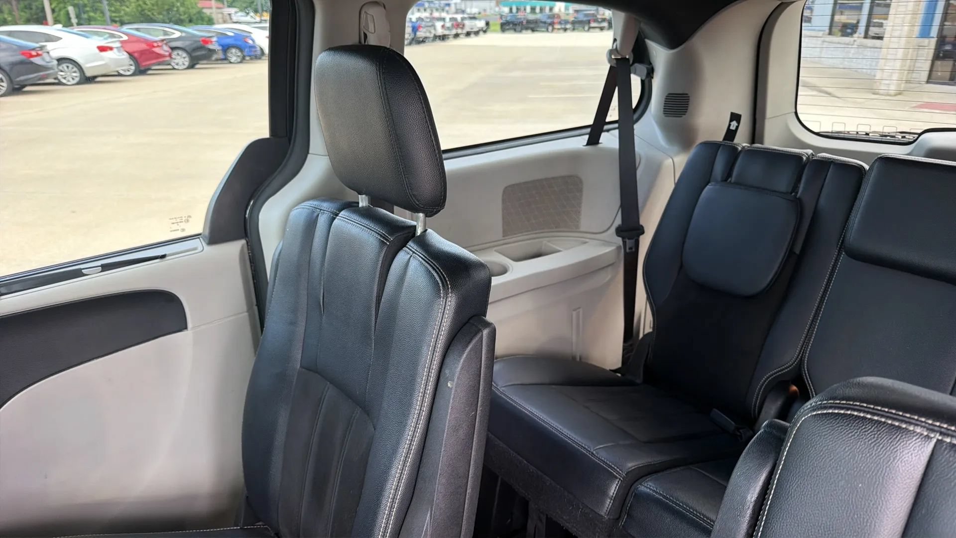 Used 2019 Dodge Grand Caravan SXT w/ Driver Convenience Group FWD image 44