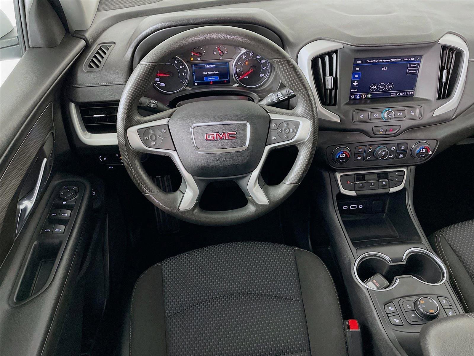 Used 2023 GMC Terrain SLE w/ Driver Convenience Package image 25