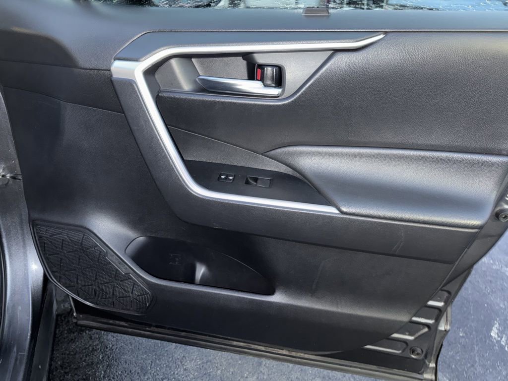 Certified 2020 Toyota RAV4 XLE image 18