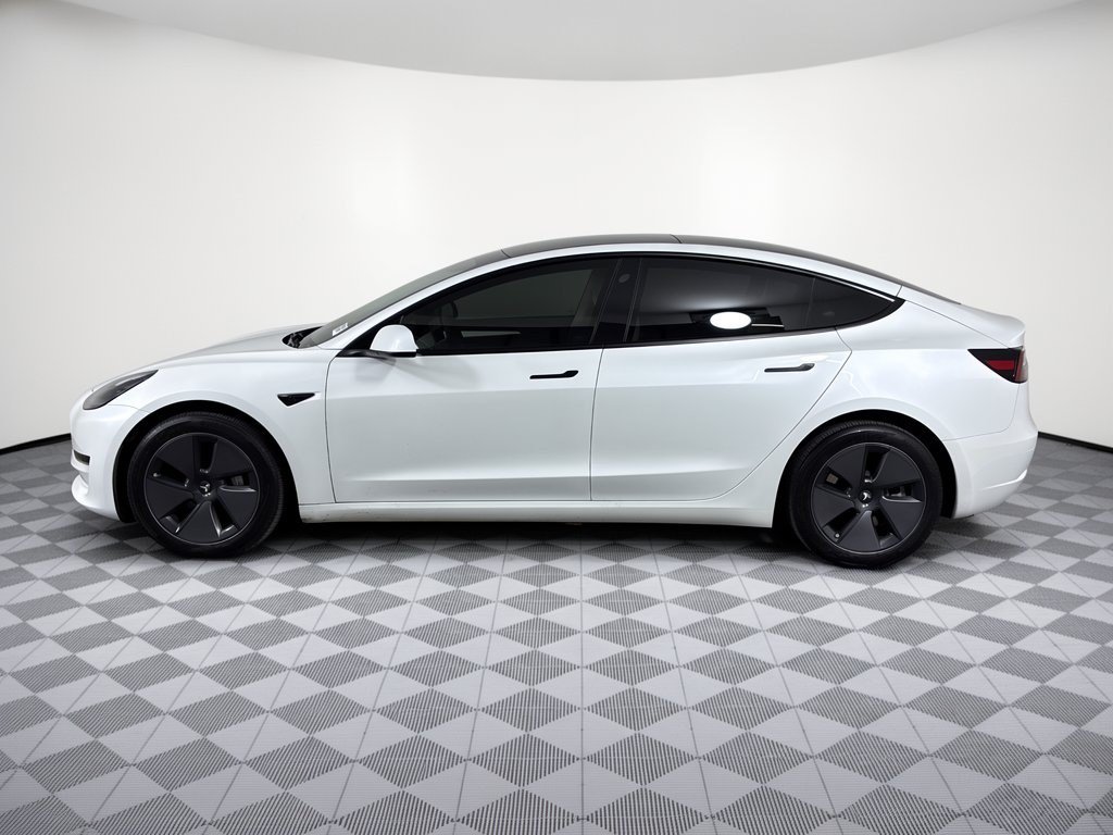 Used 2023 Tesla Model 3 Standard Range RWD image 2