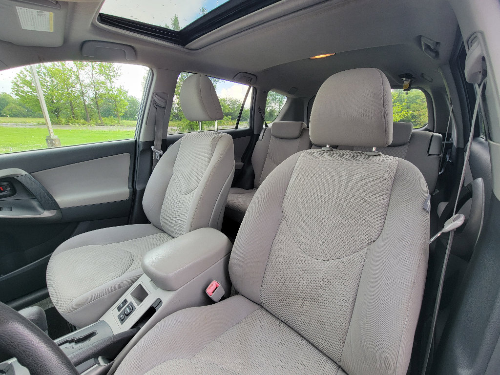 Used 2011 Toyota RAV4 2WD w/ Upgrade Value Pkg image 10