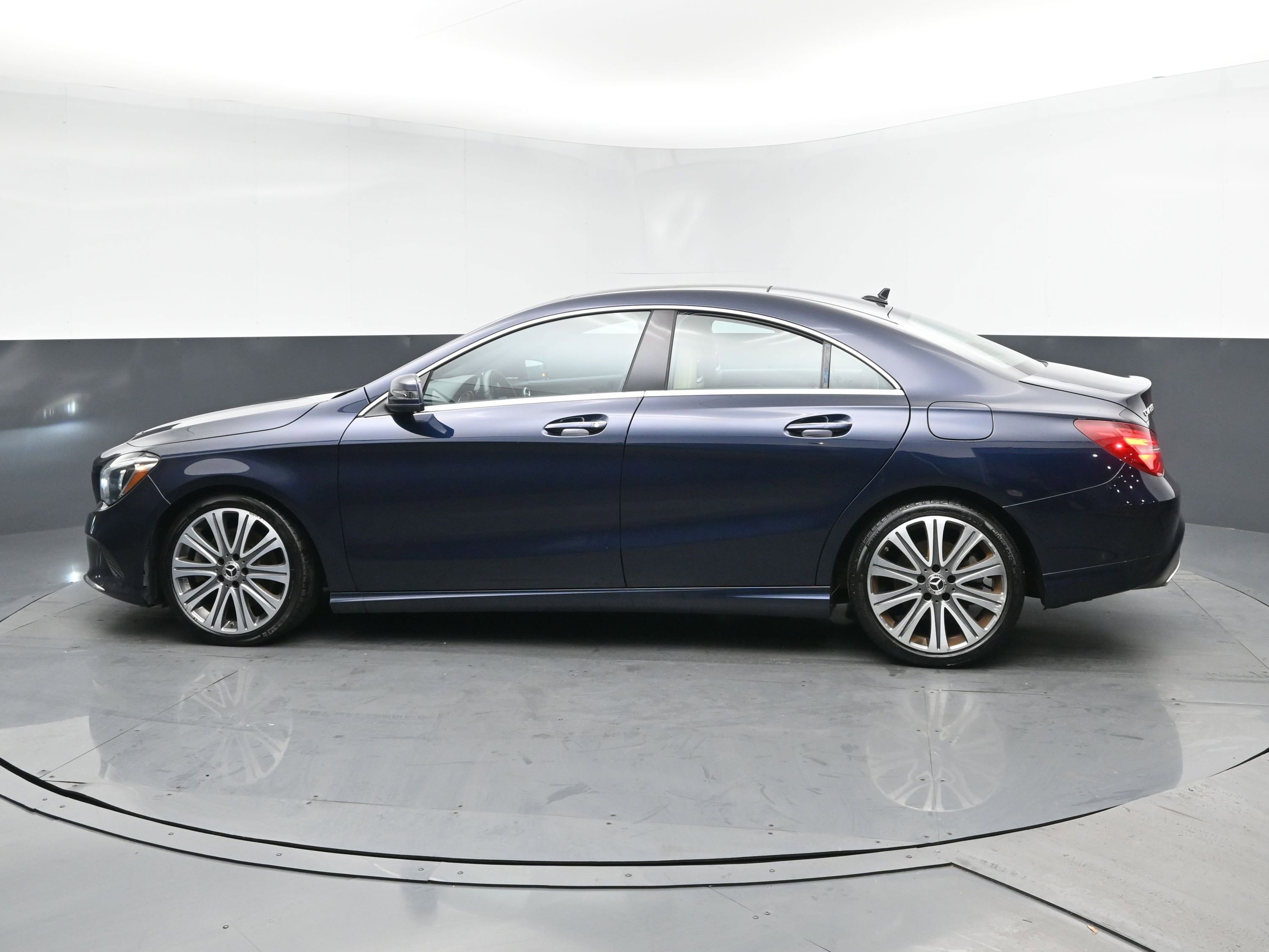 Used 2019 Mercedes-Benz CLA 250 4MATIC image 4