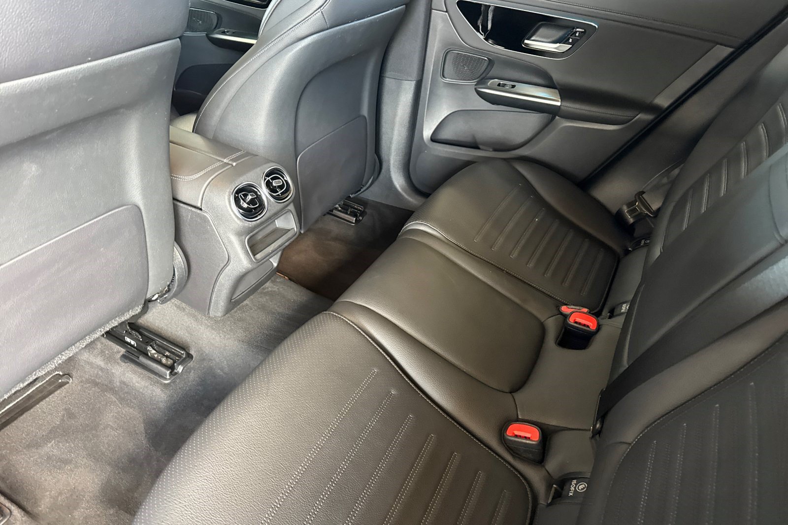 Certified 2024 Mercedes-Benz GLC 300 image 28