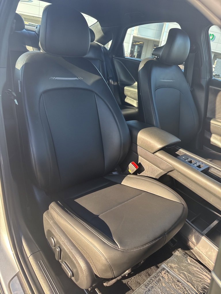 Used 2023 Hyundai Ioniq 6 Limited image 13