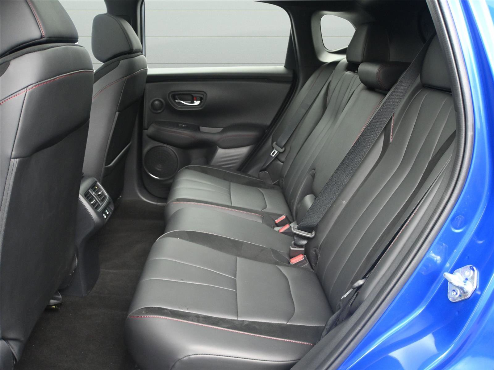 Certified 2025 Acura ADX A-Spec image 11